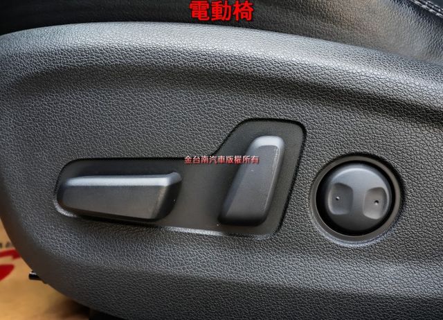 柴油4WD旗艦版✓全車原鈑件✓全景天窗✓電動椅✓電動尾門✓恆溫✓iKEY✓TCS✓ABS✓六安✓LED頭燈✓里程保證✓  第19張相片