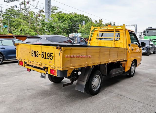 自排✓框式✓一手只跑1.6萬✓里程保證✓全車原板件✓電子後視鏡✓倒車顯影✓TCS✓附全額發票✓可全貸✓不用殺價就很便宜✓  第4張相片