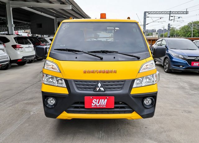 自排✓框式✓一手只跑1.6萬✓里程保證✓全車原板件✓電子後視鏡✓倒車顯影✓TCS✓附全額發票✓可全貸✓不用殺價就很便宜✓  第6張相片