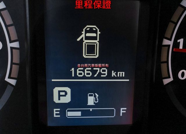 自排✓框式✓一手只跑1.6萬✓里程保證✓全車原板件✓電子後視鏡✓倒車顯影✓TCS✓附全額發票✓可全貸✓不用殺價就很便宜✓  第13張相片