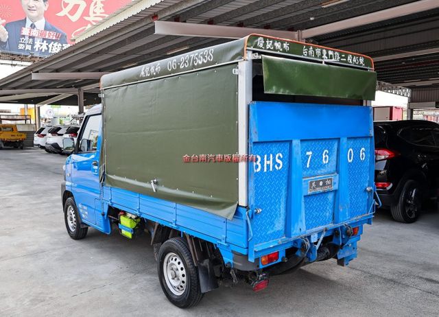 一手只跑5.4萬✓蓬式三面開帆布✓電動尾門✓倒車顯影✓TCS✓附全額發票✓可全貸✓不用殺價就很便宜✓  第2張相片