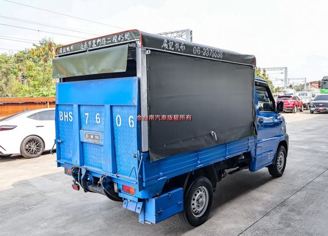 一手只跑5.4萬✓蓬式三面開帆布✓電動尾門✓倒車顯影✓TCS✓附全額發票✓可全貸✓不用殺價就很便宜✓  第4張相片