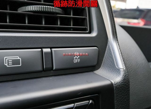 一手只跑5.4萬✓蓬式三面開帆布✓電動尾門✓倒車顯影✓TCS✓附全額發票✓可全貸✓不用殺價就很便宜✓  第15張相片