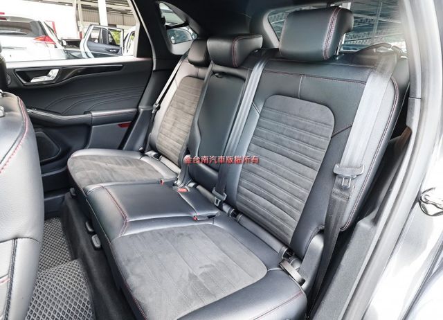 AWD ST-Line X✓一手只跑6.3萬✓250hp✓加裝多項改裝✓全景天窗✓電動椅✓LV2✓全車原板件✓可全貸✓  第8張相片