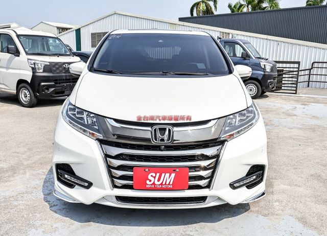 Apex七人座✓只跑6.5萬✓全車原板件✓原廠保養✓雙電動側滑門✓ACC✓AEB✓車道偏離✓天窗✓電動椅✓可全貸✓  第4張相片