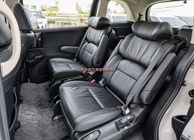 Apex七人座✓只跑6.5萬✓全車原板件✓原廠保養✓雙電動側滑門✓ACC✓AEB✓車道偏離✓天窗✓電動椅✓可全貸✓  第9張相片