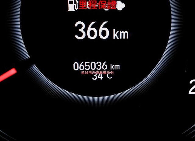 Apex七人座✓只跑6.5萬✓全車原板件✓原廠保養✓雙電動側滑門✓ACC✓AEB✓車道偏離✓天窗✓電動椅✓可全貸✓  第17張相片