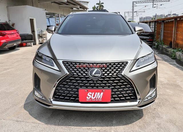 汽油旗艦版✓全景天窗✓雙記憶椅✓ML音響✓環景✓電動尾門✓LV2✓231匹馬力✓全車原板件✓可全貸✓不用殺價就很便宜✓  第4張相片