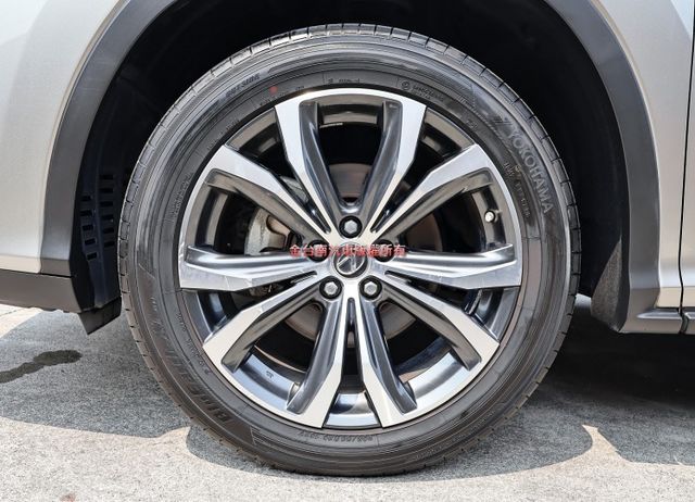 汽油旗艦版✓全景天窗✓雙記憶椅✓ML音響✓環景✓電動尾門✓LV2✓231匹馬力✓全車原板件✓可全貸✓不用殺價就很便宜✓  第7張相片