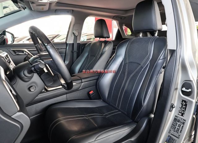 汽油旗艦版✓全景天窗✓雙記憶椅✓ML音響✓環景✓電動尾門✓LV2✓231匹馬力✓全車原板件✓可全貸✓不用殺價就很便宜✓  第8張相片