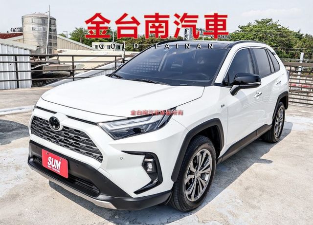 旗艦4WD✓一手只跑2.5萬✓全車原板件✓全景天窗✓雙電動椅✓原廠NAVI✓環景✓LV2✓電動尾門✓可全貸✓  第1張相片