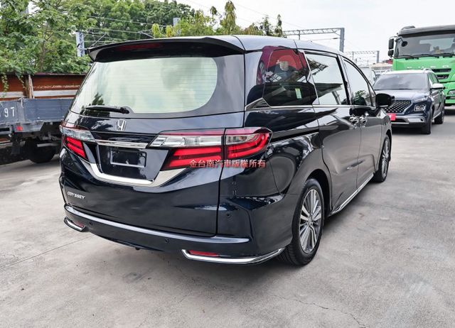 Apex七人座✓只跑4.8萬✓車況超好✓雙電動側滑門✓ACC✓AEB✓車道偏離✓環景✓天窗✓電動椅✓可全貸✓  第2張相片