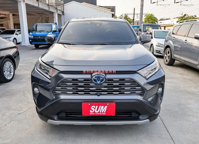 22年式✓油電旗艦版✓一手車✓全車原板件✓記憶椅✓環景✓電動尾門✓電熱椅✓LV2安全輔助✓可全貸✓不用殺價就很便宜✓  第4張相片