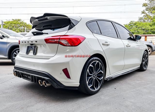 ST-line✓一手車只跑兩萬✓全車原板件✓182匹馬力✓LV2安全輔助✓NAVI✓B&O音響✓車載系統✓可全貸✓  第2張相片