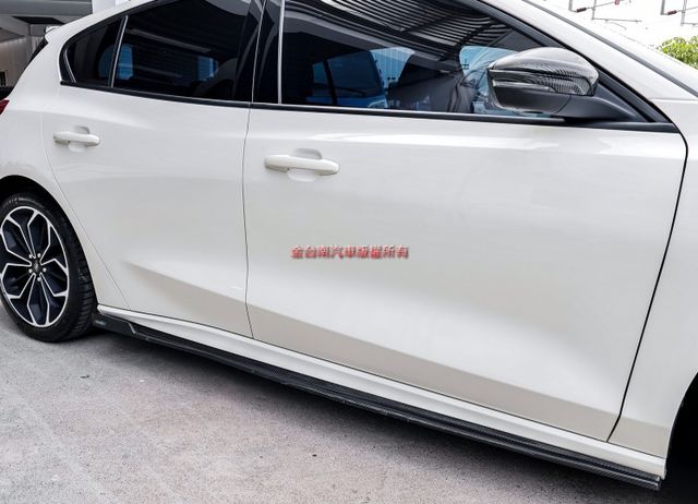 ST-line✓一手車只跑兩萬✓全車原板件✓182匹馬力✓LV2安全輔助✓NAVI✓B&O音響✓車載系統✓可全貸✓  第6張相片