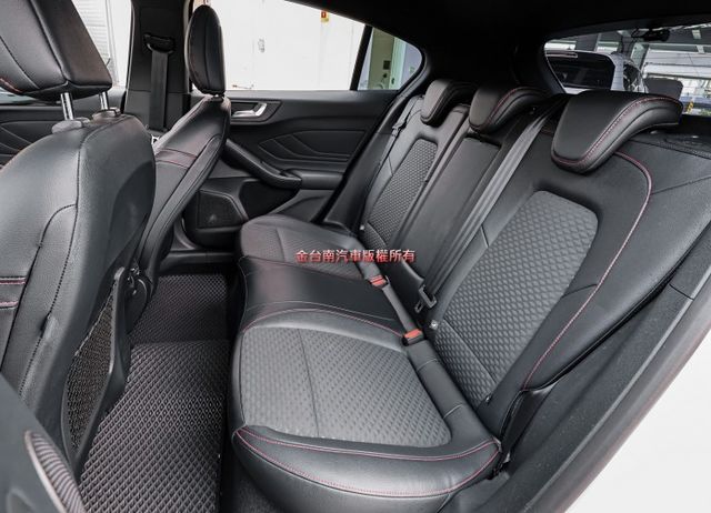 ST-line✓一手車只跑兩萬✓全車原板件✓182匹馬力✓LV2安全輔助✓NAVI✓B&O音響✓車載系統✓可全貸✓  第9張相片