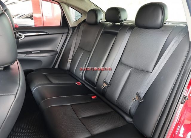 尊爵版✓一手車況優✓天窗✓空力套件✓iKEY✓定速✓盲點✓恆溫✓全車六安✓里程保證✓可全貸✓不用殺價就很便宜✓  第9張相片