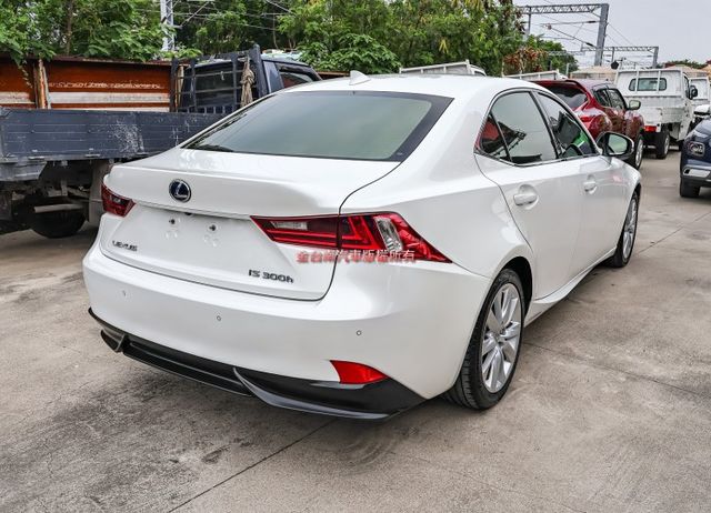 豪華版✓一手只跑12.6萬✓原鈑件✓雙前輪剛換新✓雙電動椅✓雙區恆溫✓雙電熱椅✓iKEY✓可全貸✓不用殺價就很便宜✓  第2張相片