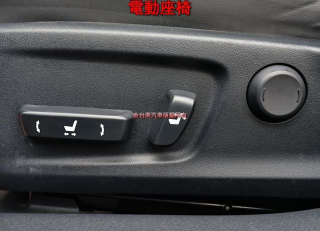 豪華版✓一手只跑12.6萬✓原鈑件✓雙前輪剛換新✓雙電動椅✓雙區恆溫✓雙電熱椅✓iKEY✓可全貸✓不用殺價就很便宜✓  第12張相片