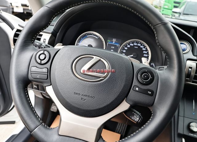 豪華版✓一手只跑12.6萬✓原鈑件✓雙前輪剛換新✓雙電動椅✓雙區恆溫✓雙電熱椅✓iKEY✓可全貸✓不用殺價就很便宜✓  第13張相片