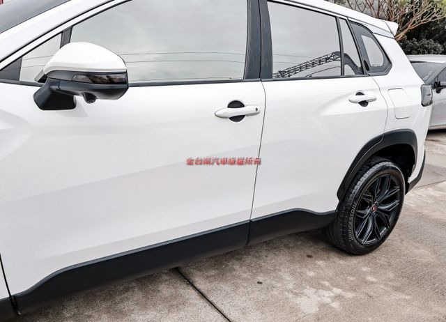 尊爵版✓22年式22年領牌✓一手只跑4萬✓原廠保養✓全車原板件✓數位儀表板✓LV2✓盲點✓環景✓電動尾門✓可全貸✓  第6張相片