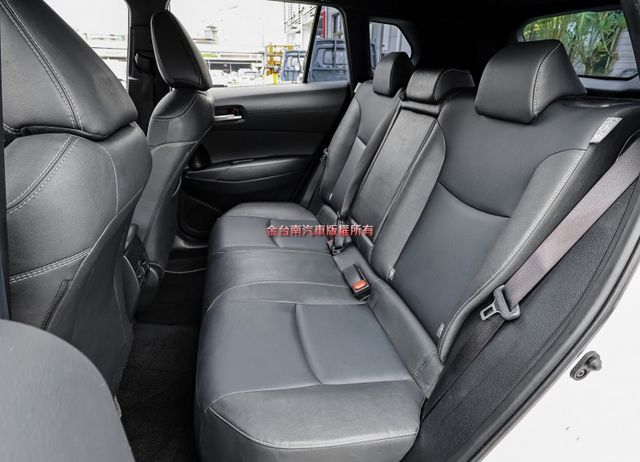 尊爵版✓22年式22年領牌✓一手只跑4萬✓原廠保養✓全車原板件✓數位儀表板✓LV2✓盲點✓環景✓電動尾門✓可全貸✓  第9張相片