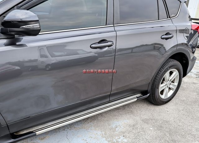 市面少有2.5E版✓只跑5.2萬✓四輪全新✓全車原板件✓天窗✓電動椅✓iKEY✓NAVI✓倒車顯影✓可全貸✓  第7張相片