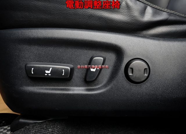 市面少有2.5E版✓只跑5.2萬✓四輪全新✓全車原板件✓天窗✓電動椅✓iKEY✓NAVI✓倒車顯影✓可全貸✓  第10張相片