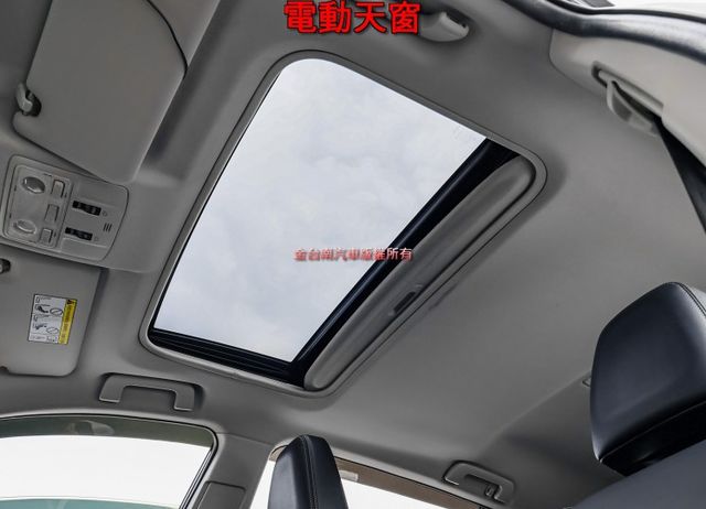 市面少有2.5E版✓只跑5.2萬✓四輪全新✓全車原板件✓天窗✓電動椅✓iKEY✓NAVI✓倒車顯影✓可全貸✓  第11張相片