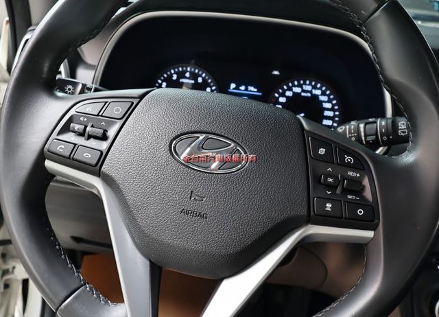 小改款✓豪華版✓一手少跑✓里程保證✓原廠保養✓車況超好✓電動椅✓ACC✓車道維持✓車載系統✓iKEY✓六安✓可全貸✓  第12張相片