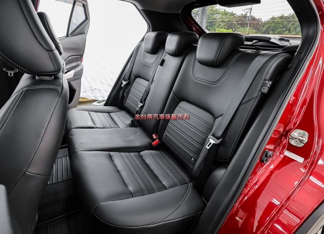 智行旗艦版✓一手只跑4.4萬✓全車原板件✓AEB✓車道偏離✓環景倒車顯影✓車載系統✓恆溫✓可全貸✓不用殺價就很便宜✓  第9張相片