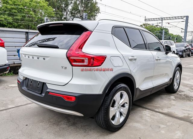 一手只跑6.8萬✓原廠保養✓全車原板件✓雙電動椅✓環景倒車顯影✓NAVI✓車載系統✓LV2✓可全貸✓不用殺價就很便宜✓  第2張相片