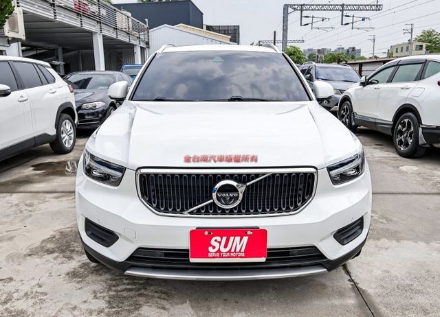 一手只跑6.8萬✓原廠保養✓全車原板件✓雙電動椅✓環景倒車顯影✓NAVI✓車載系統✓LV2✓可全貸✓不用殺價就很便宜✓  第4張相片