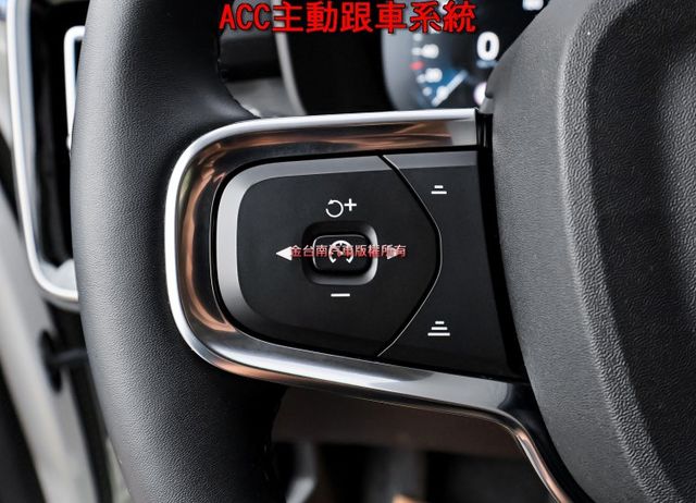 一手只跑6.8萬✓原廠保養✓全車原板件✓雙電動椅✓環景倒車顯影✓NAVI✓車載系統✓LV2✓可全貸✓不用殺價就很便宜✓  第12張相片