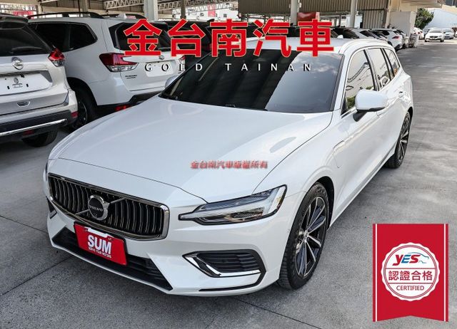 T8插電式油電✓25年領牌✓一手只跑2.1萬✓滿電續航80KM✓455匹馬力✓AWD✓雙電動椅✓LV2✓原板件✓可全貸✓  第1張相片