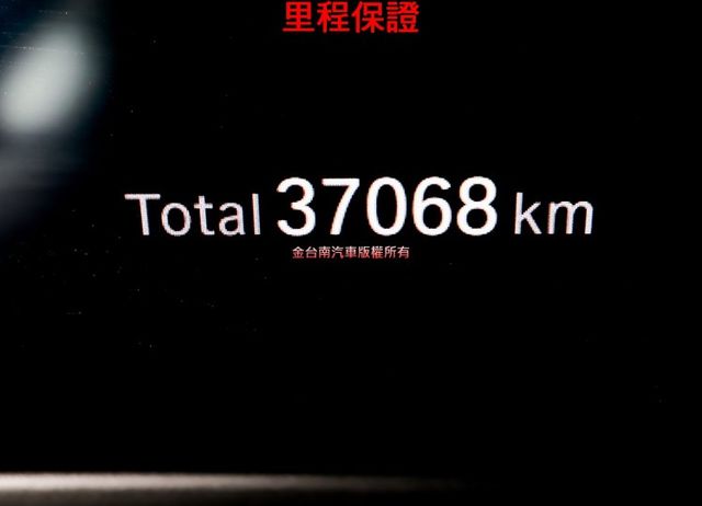 四輪剛換全新胎✓油電✓520I✓一手✓跑3.6萬✓LV2✓自動停車✓電動尾門✓車載系統✓原廠保養✓  第13張相片