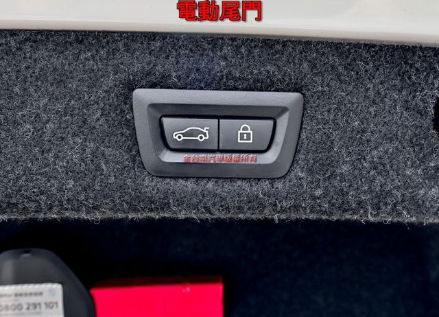 四輪剛換全新胎✓油電✓520I✓一手✓跑3.6萬✓LV2✓自動停車✓電動尾門✓車載系統✓原廠保養✓  第20張相片