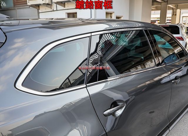 六人座Premium SE✓只跑2.6萬✓全車原板件✓雙電動椅✓BOSE音響✓230匹馬力✓LV2✓車載系統✓可全貸✓  第6張相片