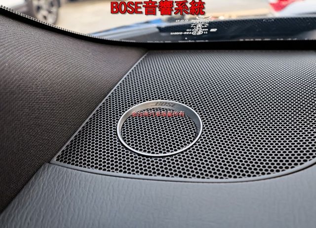 六人座Premium SE✓只跑2.6萬✓全車原板件✓雙電動椅✓BOSE音響✓230匹馬力✓LV2✓車載系統✓可全貸✓  第12張相片
