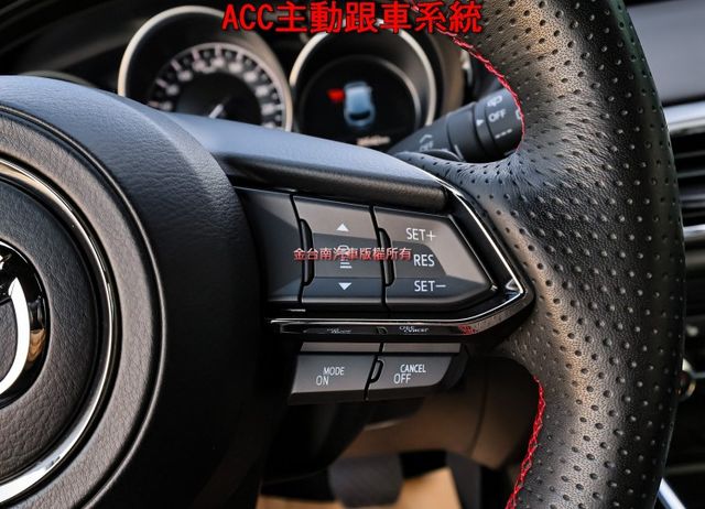 六人座Premium SE✓只跑2.6萬✓全車原板件✓雙電動椅✓BOSE音響✓230匹馬力✓LV2✓車載系統✓可全貸✓  第15張相片
