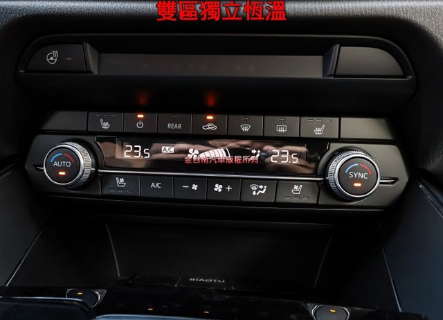 六人座Premium SE✓只跑2.6萬✓全車原板件✓雙電動椅✓BOSE音響✓230匹馬力✓LV2✓車載系統✓可全貸✓  第19張相片