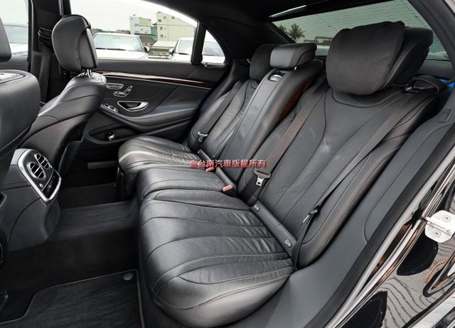 總代理✓16年式✓S400長軸版✓新車583萬✓全車原板件✓雙天窗✓四記憶椅✓333匹馬力✓倒車顯影✓可全貸✓  第9張相片