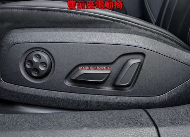 一手25年領牌✓只跑2千✓全車原板件✓雙電動椅✓環景✓衛星導航✓LV2✓19吋鋁圈✓可全貸✓不用殺價就很便宜✓  第10張相片