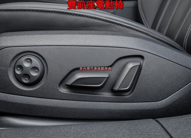一手25年領牌✓只跑5千✓全車原板件✓雙電動椅✓環景✓衛星導航✓LV2✓19吋鋁圈✓可全貸✓不用殺價就很便宜✓  第10張相片