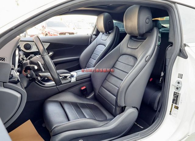Coupe 4WD 無菸車 AMG套件 只跑10.7萬 盲點 定速 TCS 雙記憶電熱椅 LED頭燈 iKEY 原鈑件  第10張相片