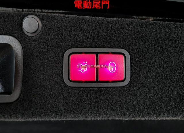 總代理✓16年式✓S400長軸版✓新車583萬✓全車原板件✓雙天窗✓四記憶椅✓333匹馬力✓倒車顯影✓可全貸✓  第18張相片