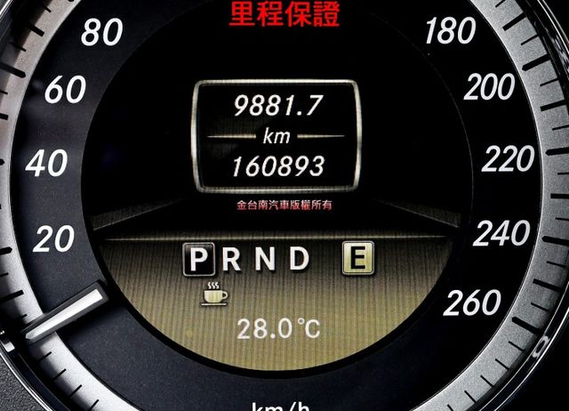 E200 只跑16萬 全車原鈑件 天窗 定速 雙區恆溫 記憶椅 倒車顯影 ABS 循跡防滑 可全貸!  第15張相片