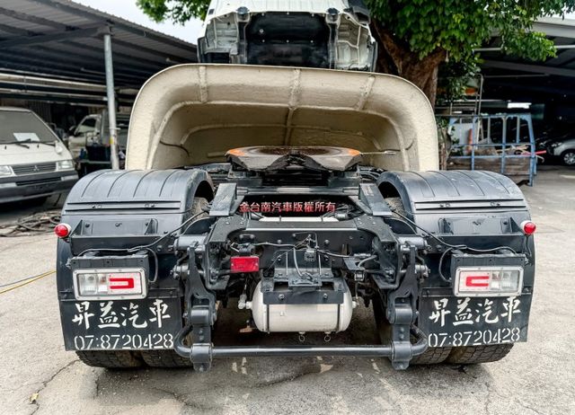 HINO 700 曳引車 只跑5.5萬 ACC 車道偏離 視野輔助 多元載貨新勢力 賺錢商用車!  第3張相片