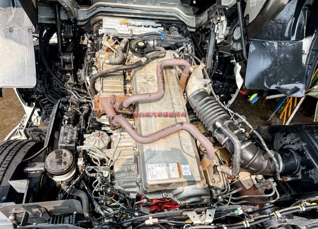 HINO 700 曳引車 只跑5.5萬 ACC 車道偏離 視野輔助 多元載貨新勢力 賺錢商用車!  第9張相片