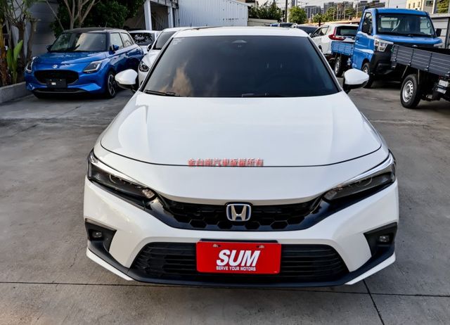 油電e:HEV✓只跑1.5萬✓綜效184hp馬力✓全景天窗✓雙電動椅✓LV2✓車載系統✓原鈑件✓可全貸✓  第4張相片